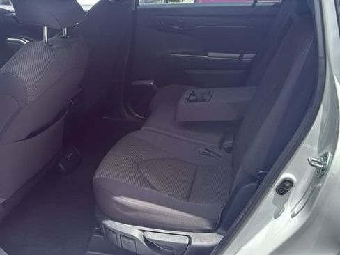 Used 2023 Toyota Highlander L FWD image 16