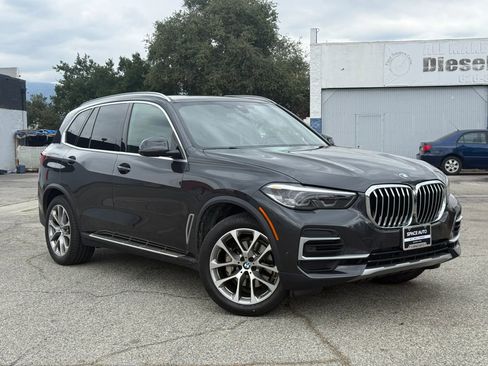 Used 2022 BMW X5 xDrive40i w/ Parking Assistance Package AWD/4WD image 1