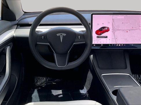 Used 2021 Tesla Model 3 Standard Range Plus RWD image 5
