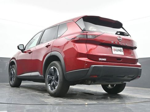 Used 2025 Nissan Rogue SV AWD/4WD image 50