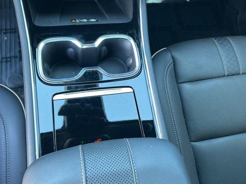 Used 2025 Chevrolet Traverse High Country w/ LPO, Floor Liner Package AWD/4WD image 14