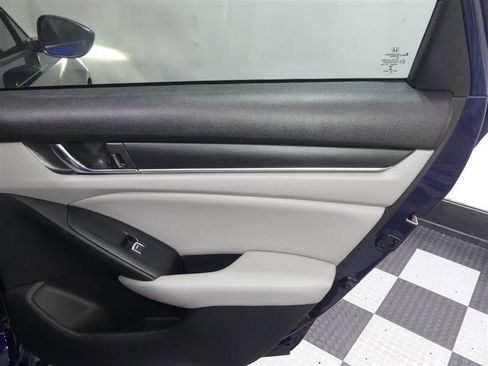 Used 2019 Honda Accord LX image 25
