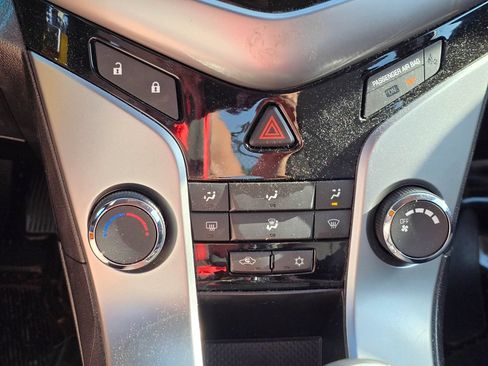 Used 2012 Chevrolet Cruze LS w/ Connectivity Package FWD image 19