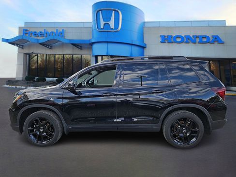 Certified 2024 Honda Passport Black Edition image 4