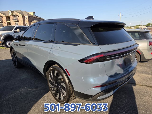 Used 2025 Lincoln Nautilus Reserve AWD/4WD image 5