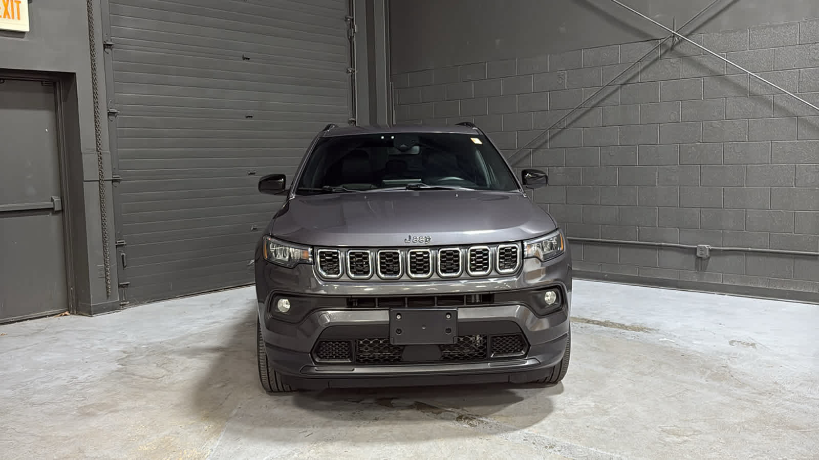 Used 2024 Jeep Compass Latitude AWD/4WD image 3