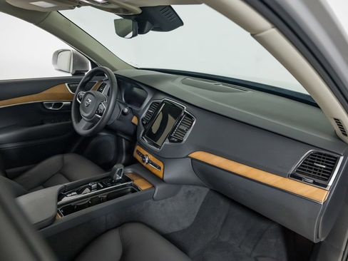 Used 2024 Volvo XC90 B5 Plus image 30