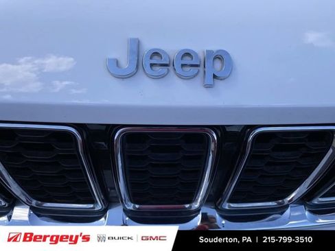 Used 2022 Jeep Grand Cherokee Limited AWD/4WD image 34
