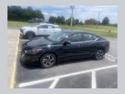 Used 2024 Nissan Sentra SV FWD image 1