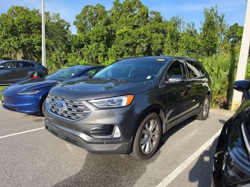Used 2020 Ford Edge Titanium w/ Equipment Group 301A FWD image 2