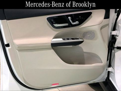 Used 2025 Mercedes-Benz GLC 300 4MATIC image 20