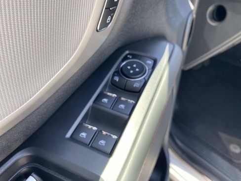 Used 2025 Ford Expedition Active AWD/4WD image 16