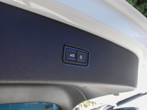 Used 2023 Audi SQ5 Prestige w/ Prestige Package AWD/4WD image 28