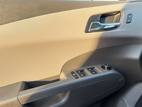 Used 2014 Chevrolet Sonic LT image 30