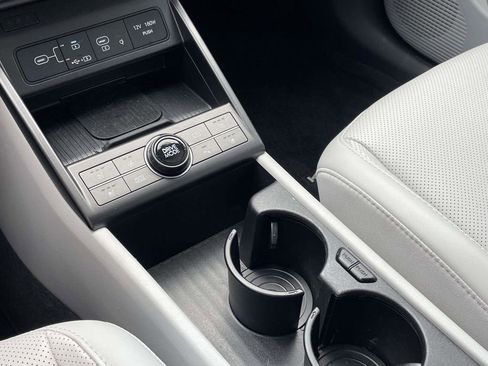 Certified 2025 Hyundai Kona Limited FWD image 21