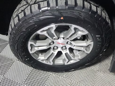 Used 2025 GMC Sierra 1500 SLT AWD/4WD image 20