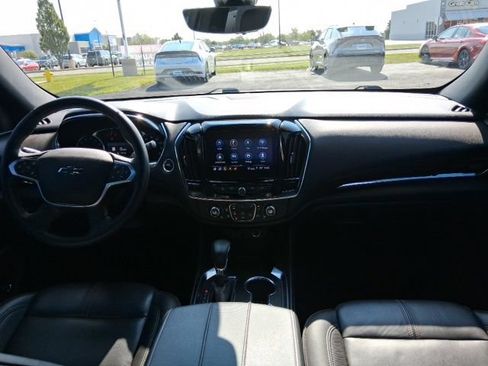 Used 2023 Chevrolet Traverse RS w/ LPO, Floor Liner Package AWD/4WD image 19