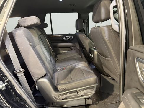 Used 2024 GMC Yukon SLE w/ Gmc Pro Safety Plus Package RWD image 11