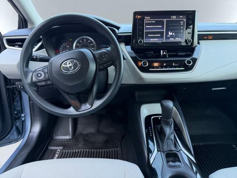 Used 2022 Toyota Corolla LE image 10