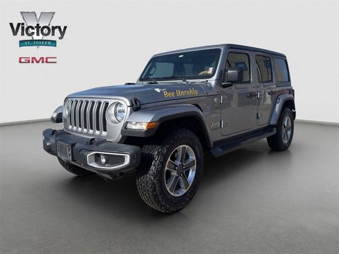 Used 2020 Jeep Wrangler Unlimited Sahara image 4
