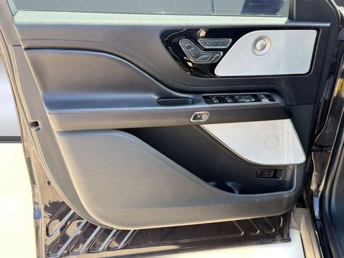 Used 2023 Lincoln Aviator Reserve w/ Equipment Group 201A RWD image 13