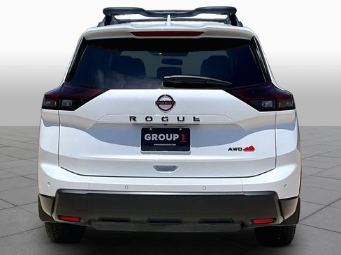 Used 2025 Nissan Rogue SV AWD/4WD image 5