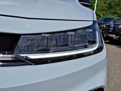 Used 2025 Volkswagen Jetta GLI Autobahn FWD image 10