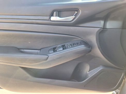 Used 2025 Nissan Altima 2.5 SV w/ SV Premium Package FWD image 21