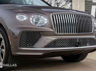 Used 2024 Bentley Bentayga Azure video 2