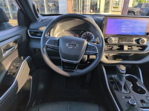 Used 2023 Toyota Highlander XSE AWD/4WD image 13