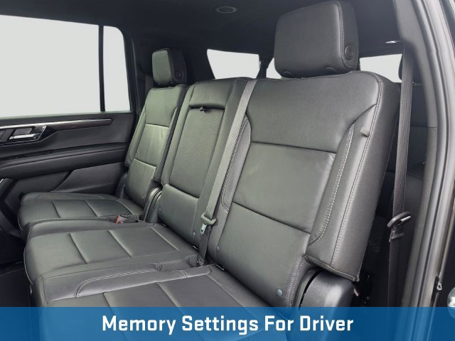 Used 2025 Chevrolet Suburban Z71 AWD/4WD image 22