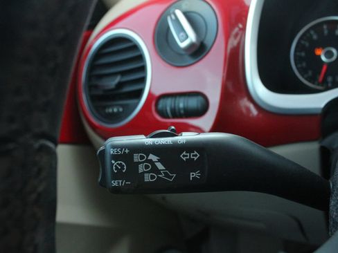 Used 2012 Volkswagen Beetle 2.5 FWD image 10