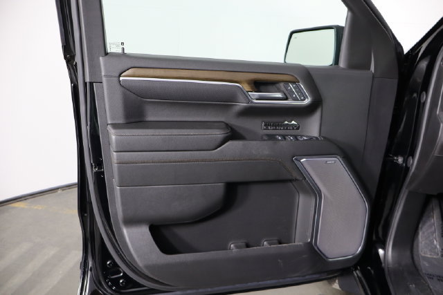 Used 2024 Chevrolet Silverado 1500 High Country w/ Midnight Edition AWD/4WD image 19