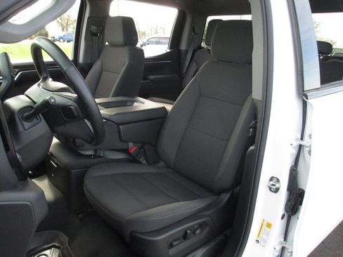 Used 2025 GMC Sierra 1500 Elevation image 17