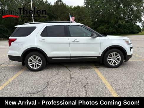 Used 2018 Ford Explorer XLT w/ Equipment Group 202A AWD/4WD image 6
