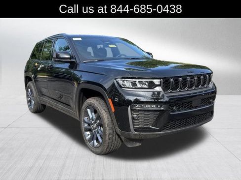 New 2026 Jeep Grand Cherokee Limited AWD/4WD image 3