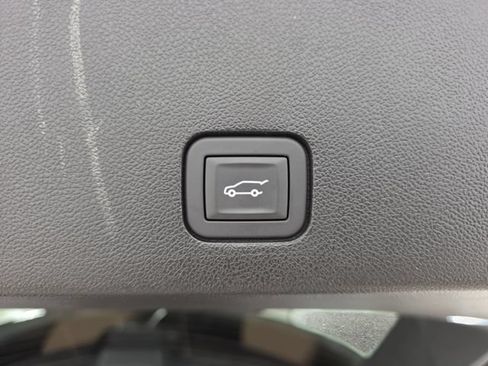 Certified 2025 Cadillac XT6 Premium Luxury w/ Platinum Package AWD/4WD image 33