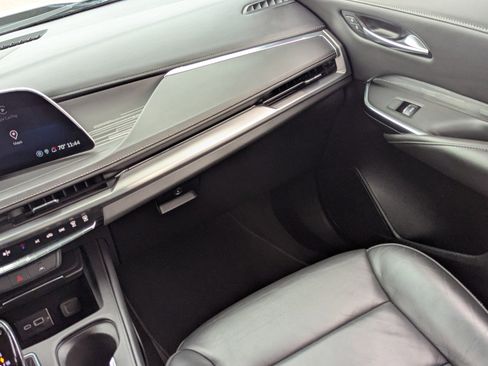 Used 2024 Cadillac XT4 Premium Luxury image 18