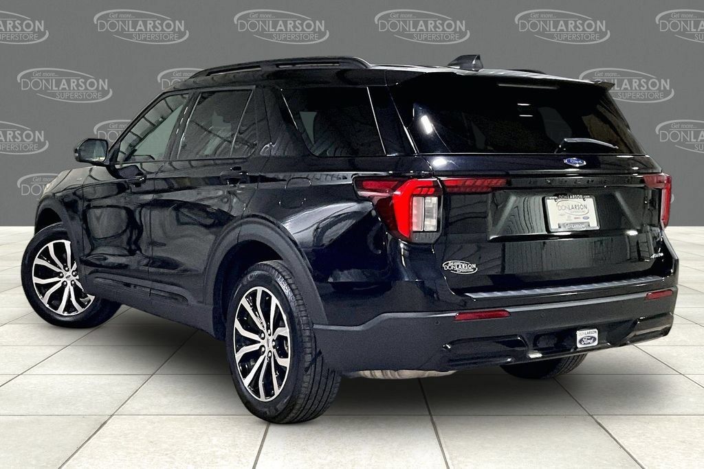 Certified 2025 Ford Explorer ST-Line AWD/4WD image 5
