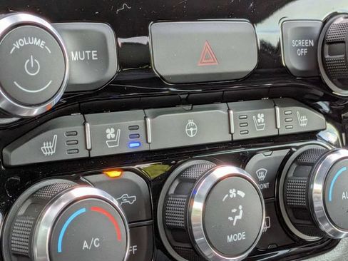 Used 2022 RAM 1500 Laramie AWD/4WD image 26