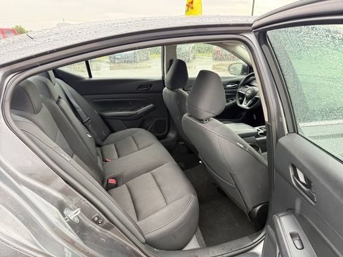 Used 2024 Nissan Altima 2.5 SV FWD image 39