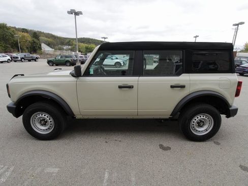 New 2025 Ford Bronco 4-Door image 8