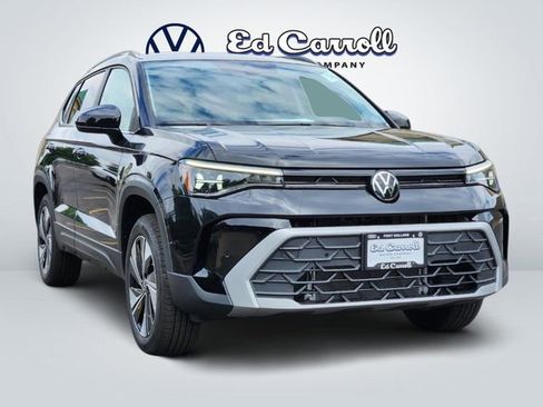 New 2025 Volkswagen Taos SE image 4