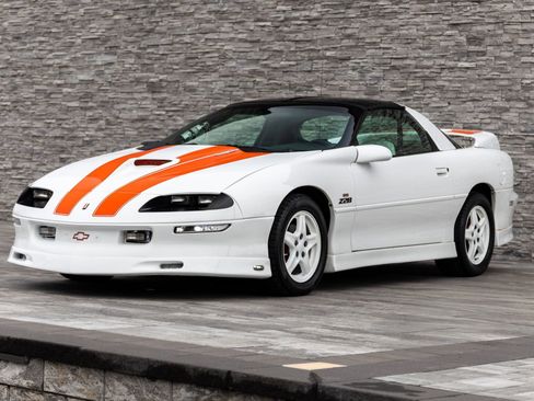 Used 1997 Chevrolet Camaro Z28 w/ Preferred Equipment Group 2 image 7