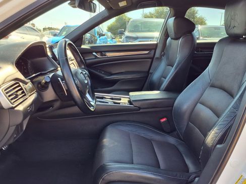 Used 2018 Honda Accord Sport image 17