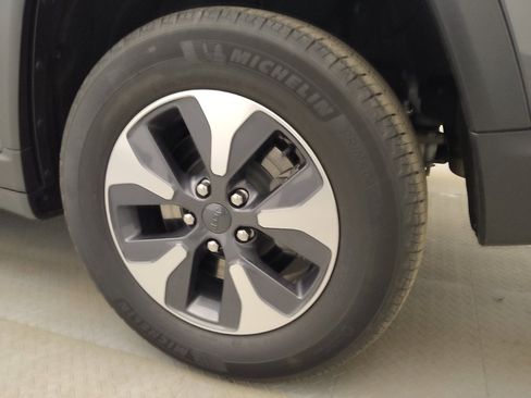 Used 2022 Jeep Grand Cherokee Limited 4xe image 31