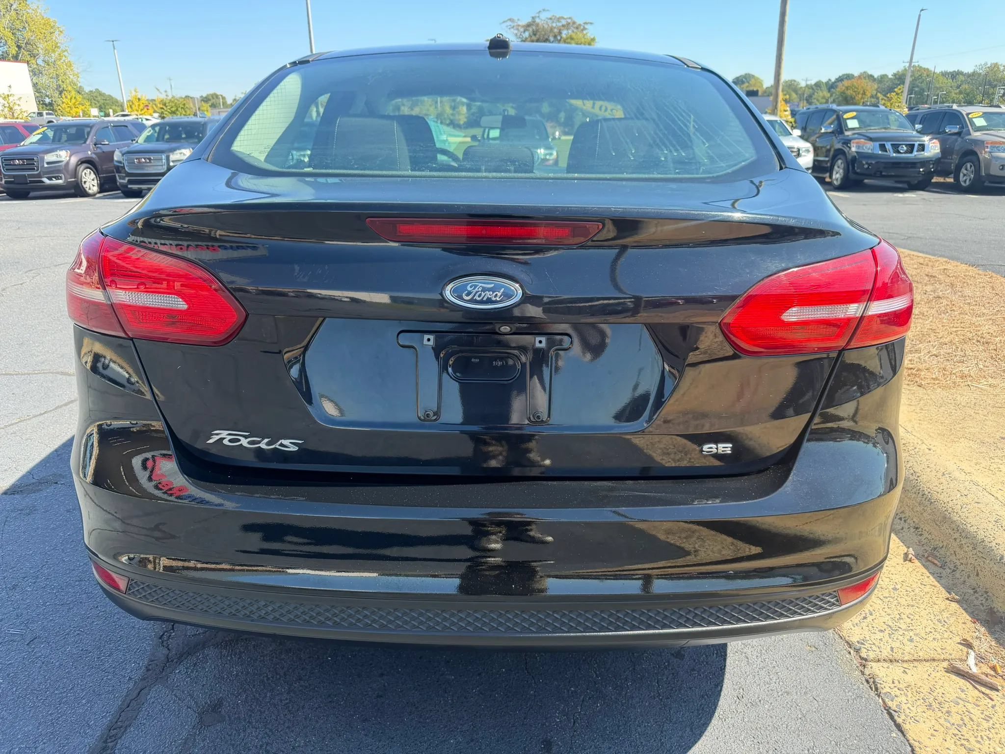 Used 2017 Ford Focus SE FWD image 6