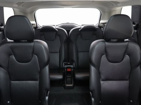 Used 2022 Volvo XC90 T6 Momentum w/ Climate Package image 15