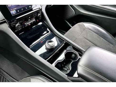 Used 2022 Jeep Grand Cherokee Altitude AWD/4WD image 17