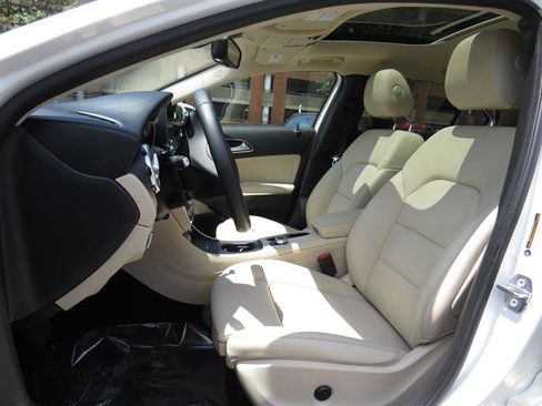 Certified 2020 Mercedes-Benz GLA 250 4MATIC image 20